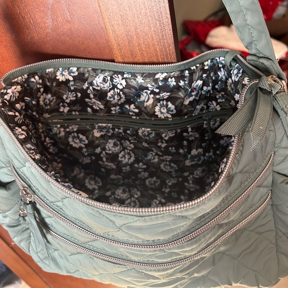 Quilted shoulder bag. - Picture 2 of 3